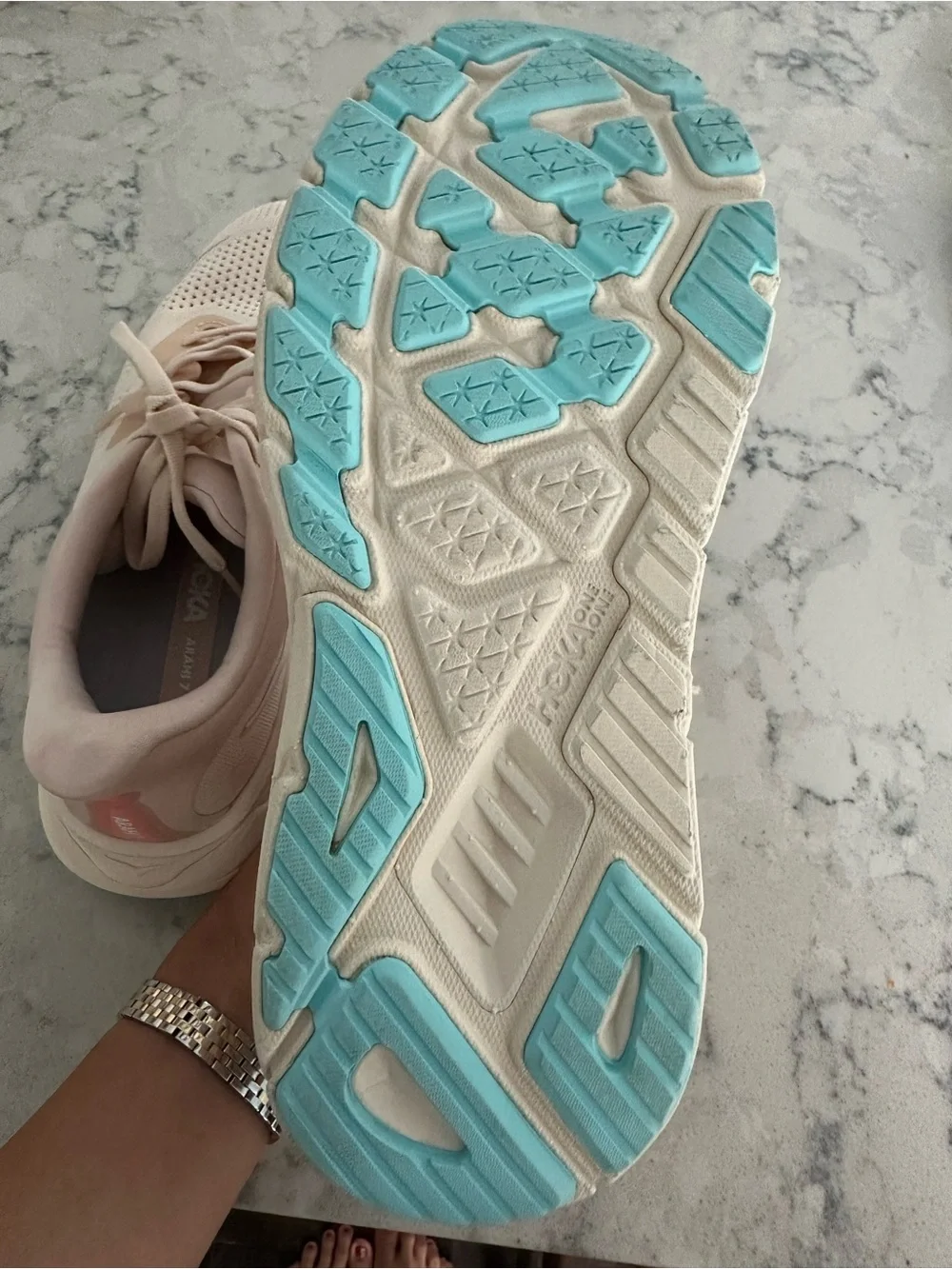 New Hoka Arahi 7 Vanilla Women’s Size 9B